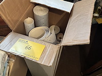 Lot 66 - oud behangpapier - afbeelding 1 van  4