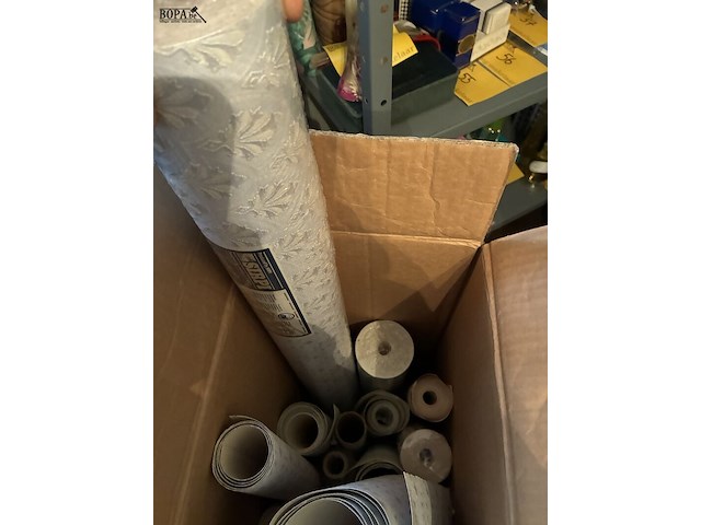 Lot 66 - oud behangpapier - afbeelding 2 van  4