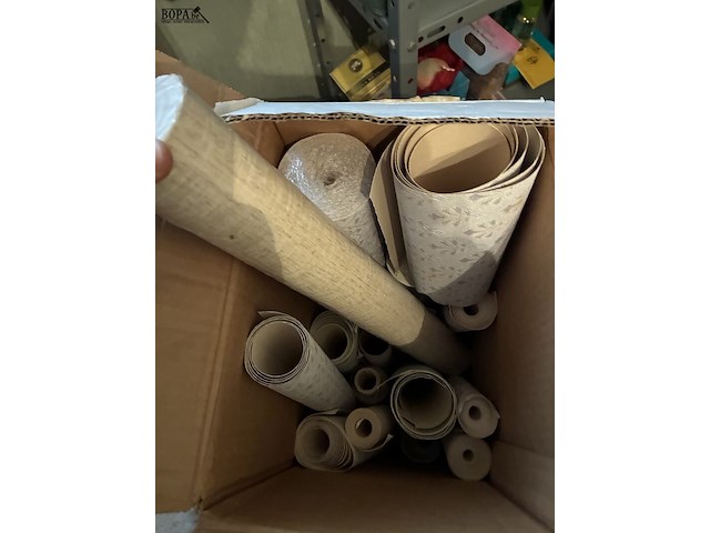 Lot 66 - oud behangpapier - afbeelding 4 van  4