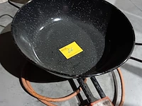 Lot 66 - paellapan met gasbrander - afbeelding 1 van  3