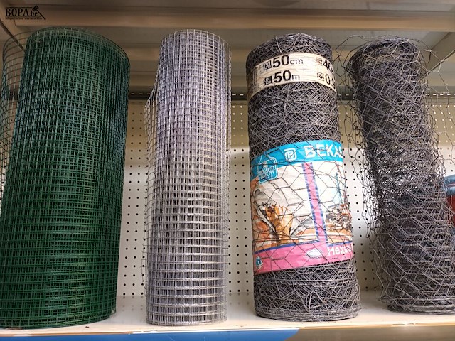 Lot 66 - restrollen omheiningsdraad. 8 stuks - afbeelding 2 van  6