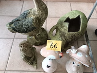 Lot 66 - tuinbeelden. 5 stuks - afbeelding 1 van  4