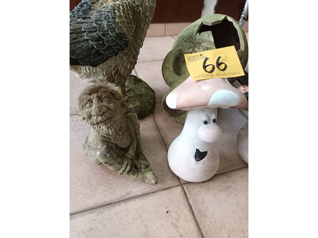 Lot 66 - tuinbeelden. 5 stuks - afbeelding 3 van  4
