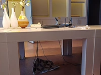Lot 66 - vierkante tafel - afbeelding 1 van  3
