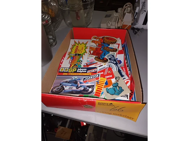 Lot 66 - vintage verzamel stickers - afbeelding 1 van  4