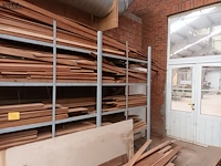 Lot 660 - houten latten en planken - afbeelding 1 van  5
