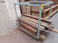 Lot 661 - kar met inhoud - afbeelding 2 van  4