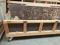 Lot 662 - houten kar met inhoud - afbeelding 2 van  3