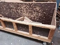 Lot 662 - houten kar met inhoud - afbeelding 3 van  3
