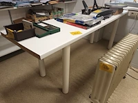 Lot 662 - werktafel - afbeelding 1 van  3