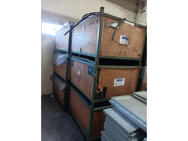 Lot 665 - stapelbakken. 15 stuks - afbeelding 1 van  2