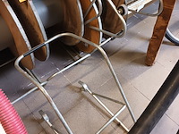 Lot 67 - bobijnen en houders. 8 stuks - afbeelding 2 van  4