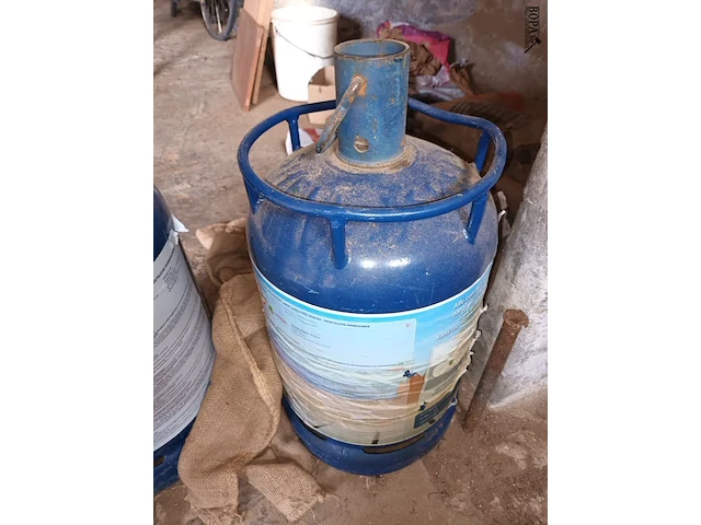 Lot 67 - gasfles. 3 stuks - afbeelding 2 van  4