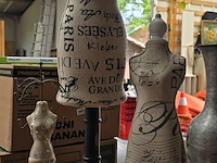 Lot 67 - juwelen paspopstaanders 3 stuks - afbeelding 1 van  4