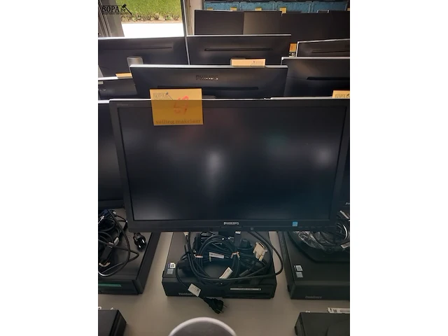Lot 67 - lenovo thinkcentre computer - afbeelding 1 van  1