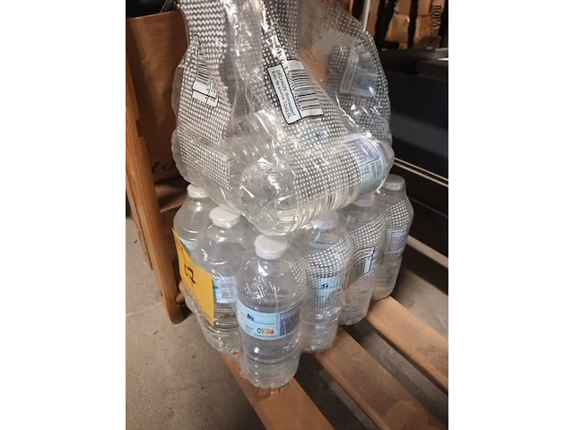 Lot 67 - plat water - afbeelding 2 van  3