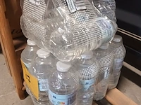 Lot 67 - plat water - afbeelding 2 van  3