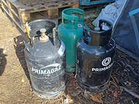 Lot 67 - primagaz gasflessen - 3 stuks - afbeelding 2 van  2