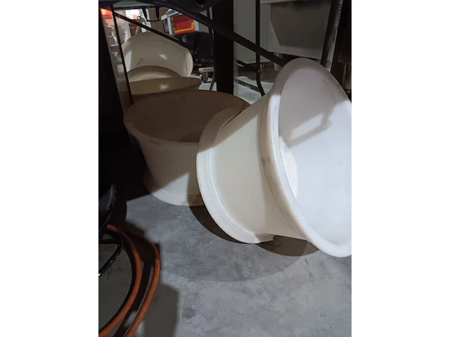 Lot 67 - pvc cooler met led 2 stuks - afbeelding 1 van  4