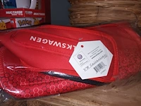 Lot 67 - rieten mandjes en vw tasje - afbeelding 4 van  4