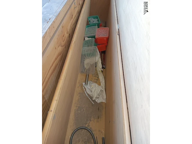 Lot 670 - houten kist met inhoud. 3 stuks - afbeelding 7 van  7