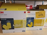 Lot 672 - beschermingsmateriaal - afbeelding 2 van  4