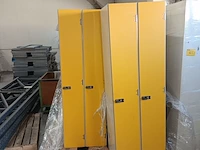 Lot 673 - locker kast. 4 stuks - afbeelding 1 van  3