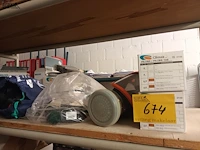 Lot 674 - gasmaskers en filters - afbeelding 1 van  5