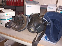 Lot 674 - gasmaskers en filters - afbeelding 4 van  5