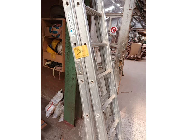 Lot 675 - aluminium ladder. 2 stuks - afbeelding 2 van  3