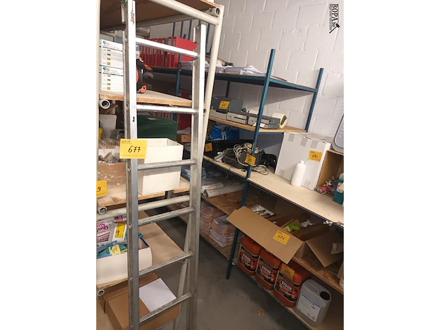 Lot 677 - aluminium ladder - afbeelding 1 van  2