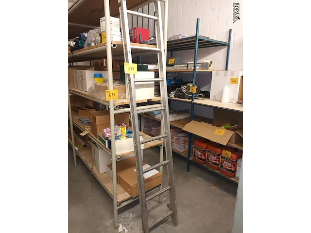 Lot 677 - aluminium ladder - afbeelding 2 van  2