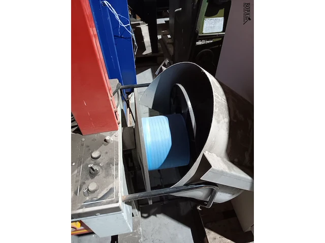 Lot 68 - automatische omsnoeringsmachine - afbeelding 4 van  6