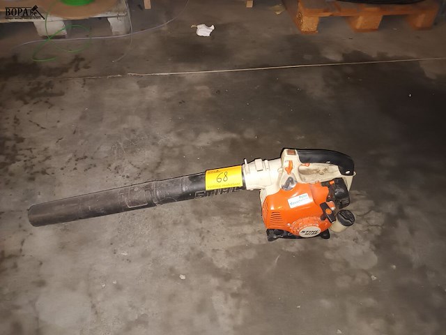 Lot 68 - benzine bladblazer stihl - afbeelding 1 van  3