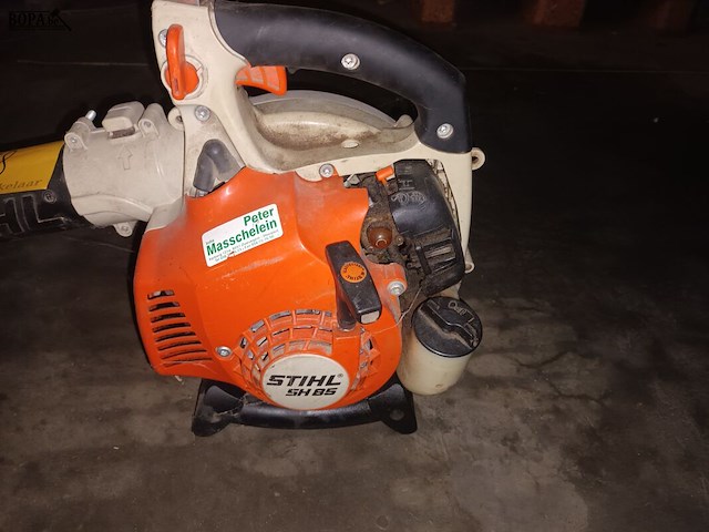 Lot 68 - benzine bladblazer stihl - afbeelding 2 van  3