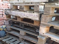 Lot 68 - houten paletten - afbeelding 4 van  4