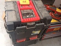 Lot 68 - materiaalkar - afbeelding 1 van  4