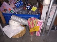 Lot 68 - party gerei - afbeelding 1 van  4