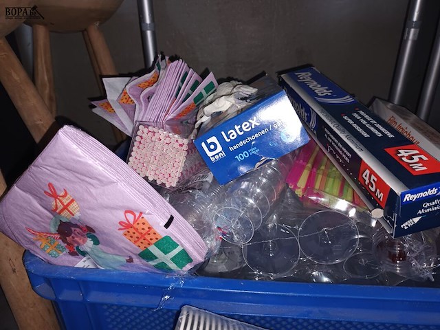 Lot 68 - party gerei - afbeelding 3 van  4