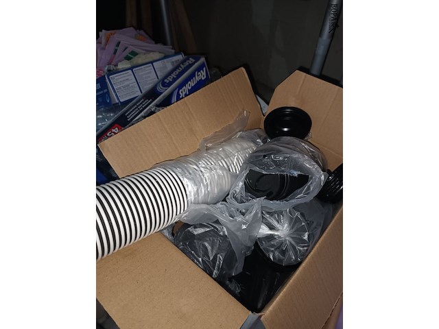 Lot 68 - party gerei - afbeelding 4 van  4