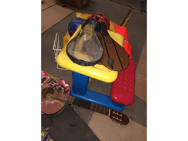 Lot 68 - speelgoed en fietsaccessoires - afbeelding 3 van  4