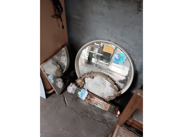 Lot 68 - spiegels - afbeelding 1 van  1