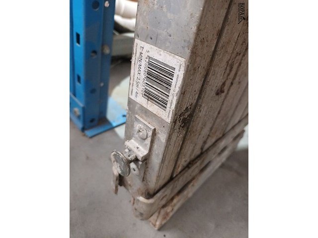 Lot 68 - uitschuifbare loopplank - afbeelding 3 van  3