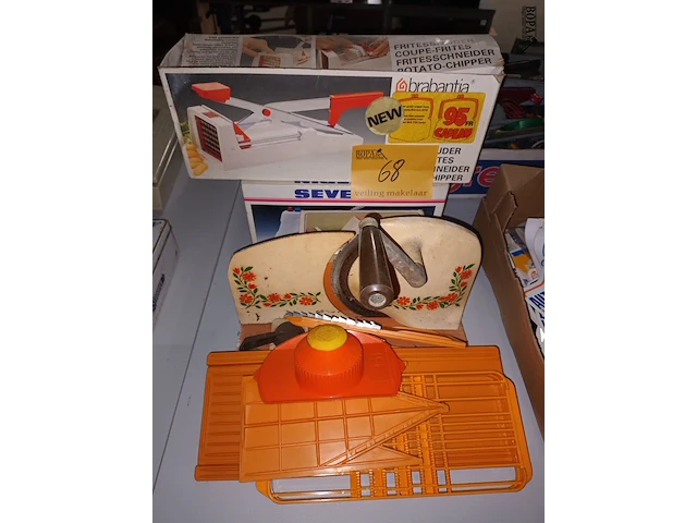 Lot 68 - vintage keukentoestellen. 5 stuks - afbeelding 1 van  4