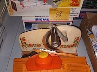 Lot 68 - vintage keukentoestellen. 5 stuks - afbeelding 1 van  4