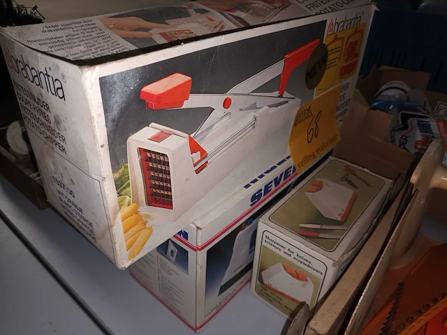 Lot 68 - vintage keukentoestellen. 5 stuks - afbeelding 2 van  4