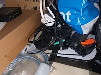 Lot 684 - computermateriaal en kabels - afbeelding 2 van  4
