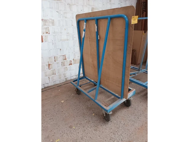 Lot 686 - transportkar voor platen - afbeelding 2 van  3