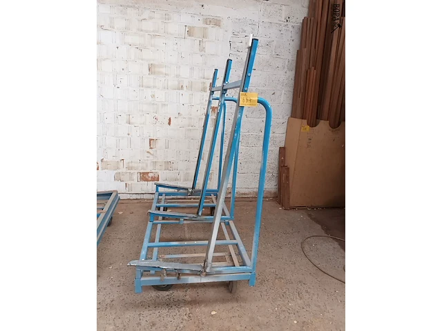 Lot 687 - transportkar voor platen - afbeelding 1 van  3