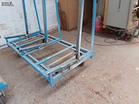 Lot 687 - transportkar voor platen - afbeelding 2 van  3
